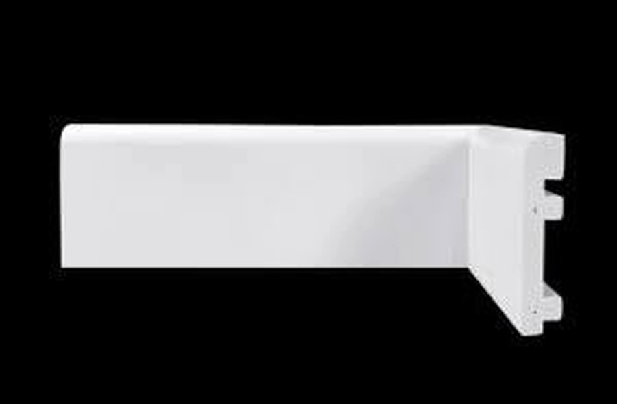 Rodapé liso branco
